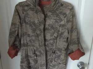 Women's Levi's Camo Style Green Jacket With Gathered Waist Sz. S - Imagen 1 de 7