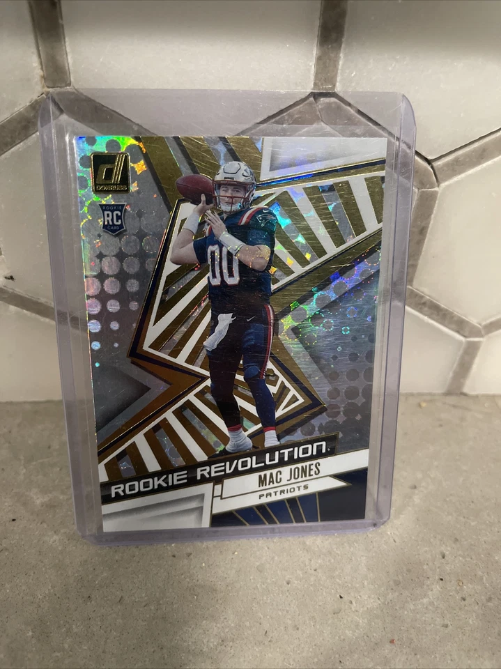 Mac Jones 2021 DONRUSS "ROOKIE REVOLUTION" RC #REV-MJO NEW ENGLAND PATRIOTS! - Image 1 of 1