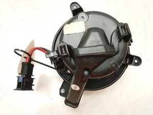 VOLKSWAGEN POLO HEATER BLOWER MOTOR FAN 2Q2819021 17-25 - Picture 1 of 4