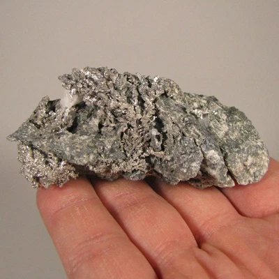 Grappolo 3" ARGENTO NATIVO su cristallo di rocca a matrice - Bou Azzer, Marocco - Immagine 1 di 4