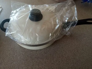 Vintage Granada Gourmet 10" Deep Covered FryPan Cream Induction Electric Gas NOS - Picture 1 of 4