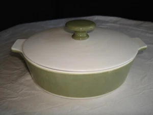 Corning Ware P-701-B Round Casserole Avacado Green/White 1Qt. w/Lid Vintage - Picture 1 of 5
