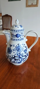Große Kaffekanne aus Porzellan - Zwiebelmuster - gebraucht - Bild 1 von 3