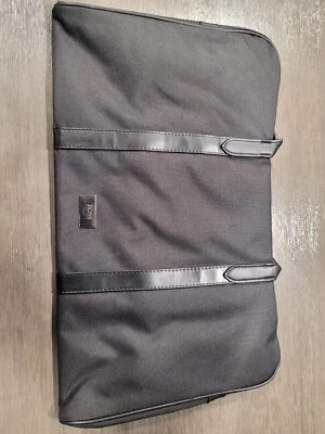 NUEVO, HUGO BOSS Perfumes Negro Bolso de Viaje Plegable Foto 1 de 4