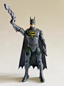 2022 SPIN MASTER THE FLASH MOVIE MICHAEL KEATON BATMAN 4” LOOSE COMPLETE - Picture 1 of 6