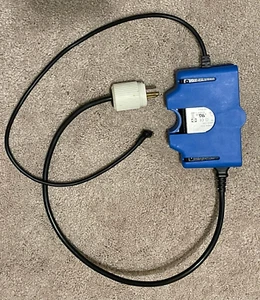 DINAMAP PROCARE UNIVERSAL-NETZTEIL ZUSAMMEN MIT KOFFER. - Bild 1 von 4