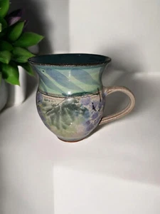 Studio Pottery Coffee Mug Cup Glazed Green Tan Floral Outside Green Inside Gift - Bild 1 von 9