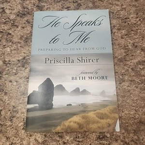 He Speaks to Me: Preparing to Hear From God by Priscilla Christian Book - Foto 1 di 5