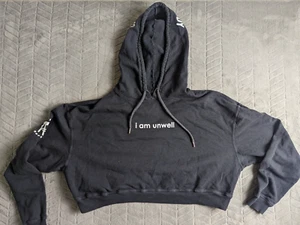 I Am Unwell Call Her Daddy Taburete de bar deportivo sudadera con capucha corta negra para mujer Pullover - Imagen 1 de 6