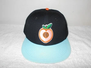 BASEBALLISM GEORGIA PEACH BLACK EDITION HERREN 7 1/4 BASEBALL CAP MÜTZE - Bild 1 von 4