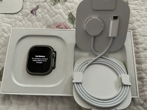 Apple Watch Ultra 2 49mm Titanium Case with Trail Loop - Blue/BlkMedium (GPS... - Photo 1 sur 12