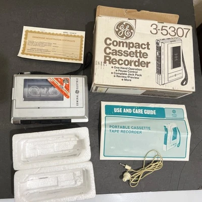 Grabadora de casete compacta GE de colección 3-5307 en caja probada funcionando Foto 1 de 4