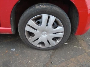 10 NISSAN PIXO 1.0 N-TEC OFFSIDE BREMSSATTEL VORNE 08-13 AUSSCHLACHTEN AUTO - Bild 1 von 3