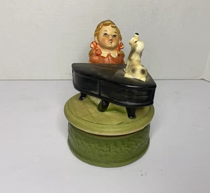 Vintage figurine Sankyo wind up music box-singing girl dog piano Japan ceramic - Picture 1 of 5