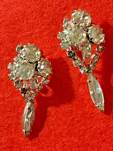 ATEMBERAUBENDE Vintage weiße klare Strass mit schwarzen Kristallen Ohrhänger Clip auf Ohrringe - Bild 1 von 7