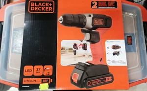TRAPANO A BATTERIA CON 2 BATTERIE CARICABATTERIA VALIGETTA E PUNTE BLACK&DECKER - Foto 1 di 3