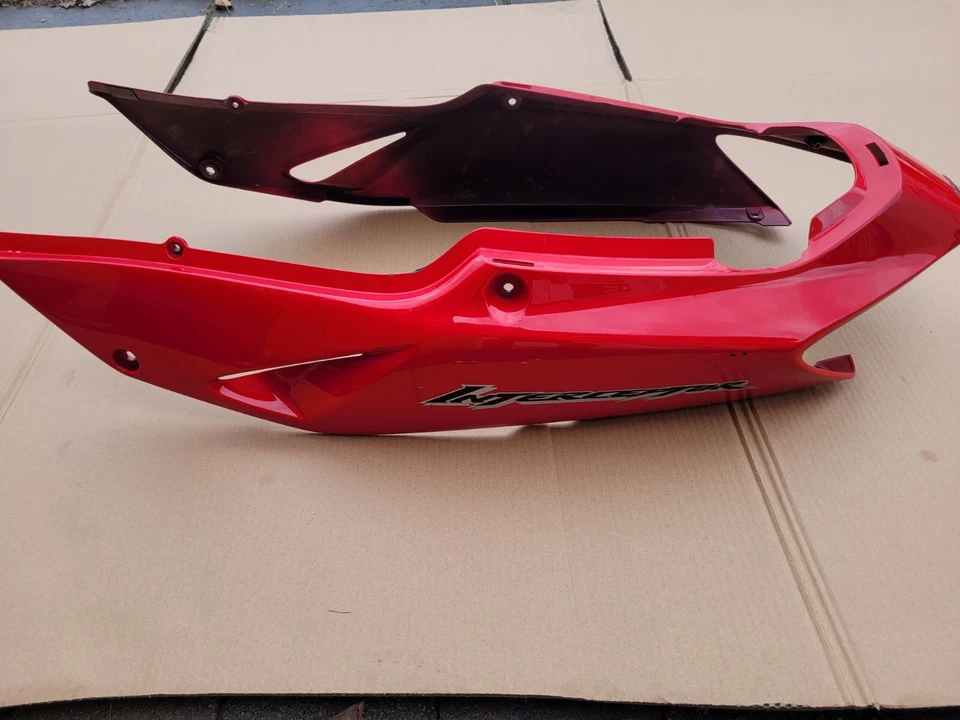 honda vfr800 rear tail cowl, fairing 77210-MBG- Foto 1 de 4