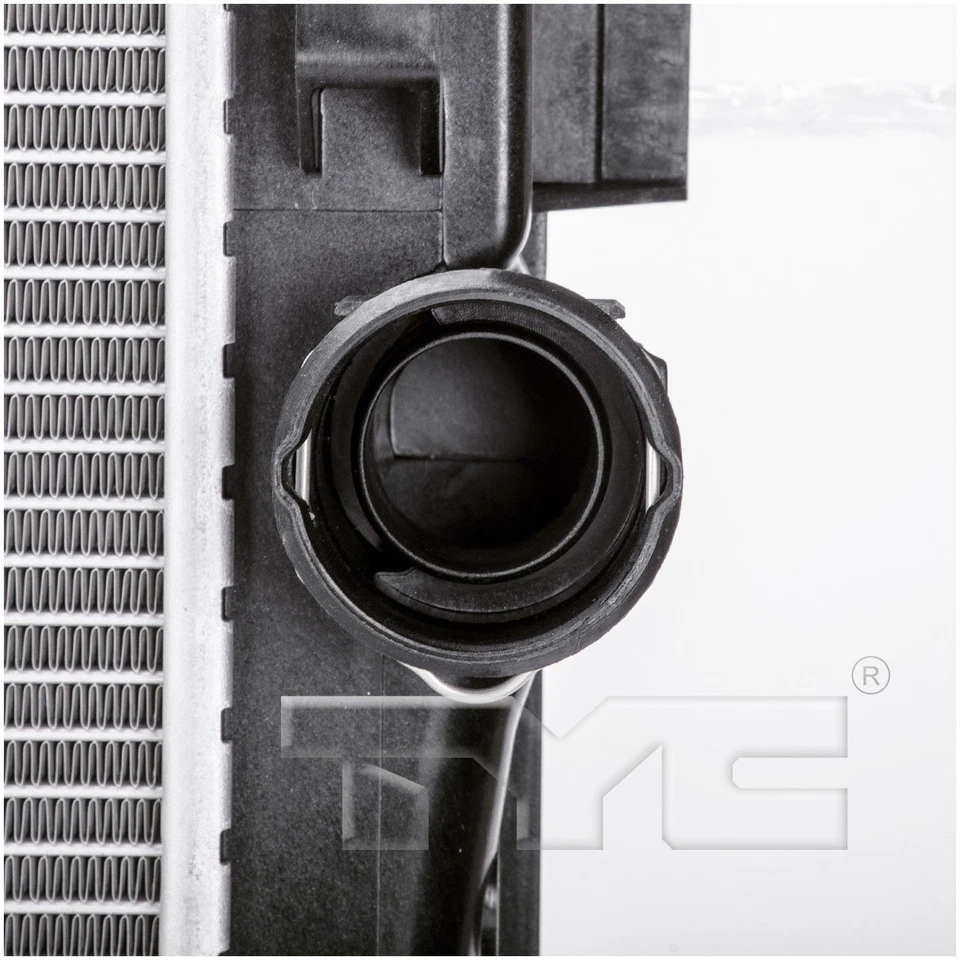 Conjunto de radiador TYC 13376 para 12-16 Mercedes-Benz C200 C250 SLK250 SLK350 Foto 1 de 4