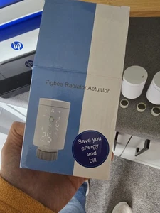 5 ZigBee Smart Radiator Thermostat - Picture 1 of 6