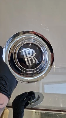 Set of 4 Floating Wheel Centre Caps 183mm – Rolls-Royce Style Rotating Hub Caps - Image 1 of 4