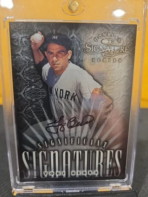 Yogi Berra 1998 Donruss On Card Signature/2000 Foto 1 de 3