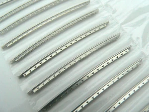 Set aus 24 plattierten Kupferlegierungsbünden für Stratocaster E-Gitarrenbünde - Bild 1 von 2