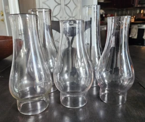 Gruppe von fünf dickeren Glas Kero Petroleum Lampe Schornsteine - Bild 1 von 17