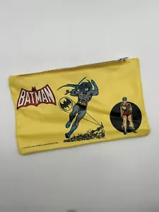 Estuche para lápices con cremallera de plástico amarillo Batman & Robin 1974 Hong Kong de colección - Imagen 1 de 20