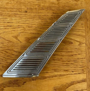 Toyota Celica 73 74 75 76 77 coupe RA21 RA22 TA24 TA22 c-pillar sail vent RH - Picture 1 of 2