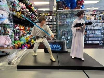 Authentic Kotobukiya ArtFX+ Star Wars Luke Skywalker & Princess Leia - Image 1 of 4