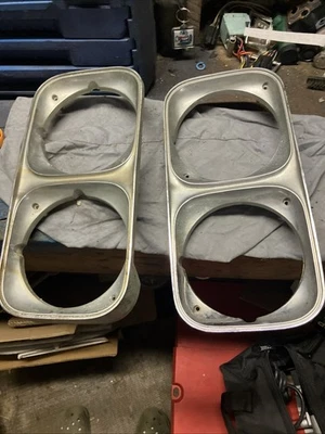 1972 BUICK ELECTRA MOLDURAS PARA FARÓIS GM 1238282 1238283 1972 QUADROS DE LUZ BUICK - Imagem 1 de 4