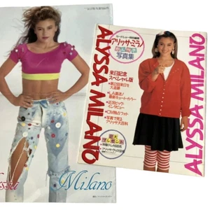 Alyssa Milano Photo Book Poster Roadshow Magazine Appendix River Phoenix - Bild 1 von 20