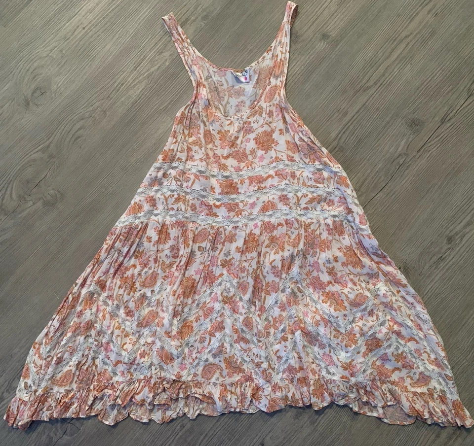 Vestido de noche floral con inserciones de encaje de rayón íntimamente Free People talla grande Foto 1 de 4