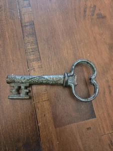 Brass Corkscrew Wine Bottle Opener Key Shape with Grapevine Vintage wine opener - Picture 1 of 2