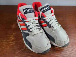 Scarpe Adidas Uomo Ultra Tech Bianco Cristallo Rosso Grigio Scamosciato Retrò Taglia 11,5 BD7935 - Foto 1 di 10