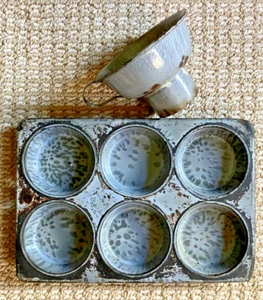 Vintage Granitware Enamelware Muffin Pan With Matching Funnel - Picture 1 of 10