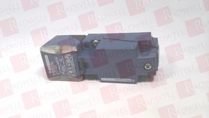 TELEMECANIQUE SENSORS XS8C4A1PCN12 / XS8C4A1PCN12 (BRAND NEW) - Picture 1 of 1