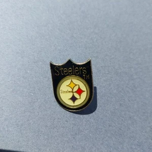 Pittsburgh Steelers Retro Lapel Hat Jacket Lanyard Pin - Picture 1 of 2
