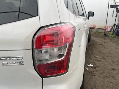 Conjunto de luz trasera derecha usado se adapta a: Subaru Forester 2014 grado derecho A Foto 1 de 4