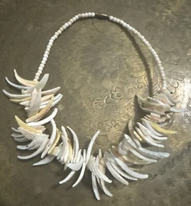 Vintage Hawaiian Puka Shell Half Spike Barrel Clasp Necklace Beautiful 16.5” - Picture 1 of 12
