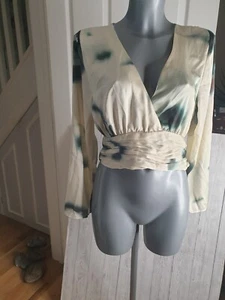 Womens Zara Silky Ivory & Green Cropped Blouse Ladies Size S BNWT RRP £29.99 - Picture 1 of 12