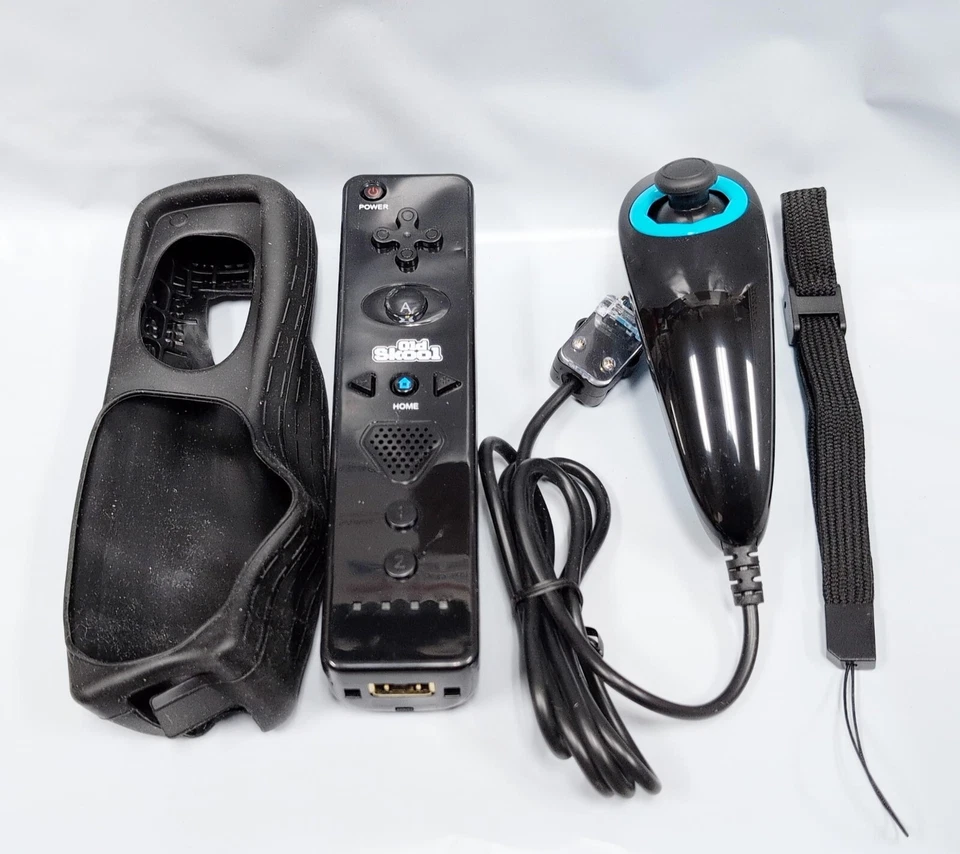Old Skool Wireless Remote and Nunchuck for Nintendo Wii & WiiU - Black/Blue (OB) - Image 1 of 1
