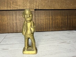 Statuina pescatore vintage Nanco ottone massiccio miniatura 3 1/4" nautica Boston - Foto 1 di 5
