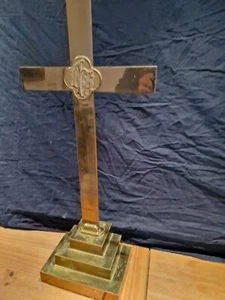 SUDBURY cruz crucifijo cruz de pie IHS cruz de altar latón sagrado 62,4 cm de alto - Imagen 1 de 13