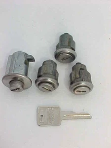 FREIGHTLINER LOCKS KEY G SE - Picture 1 of 4