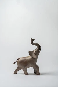 Estatuilla de elefante de plata de colección DeKulture - hierro recuperado coleccionable - Imagen 1 de 6