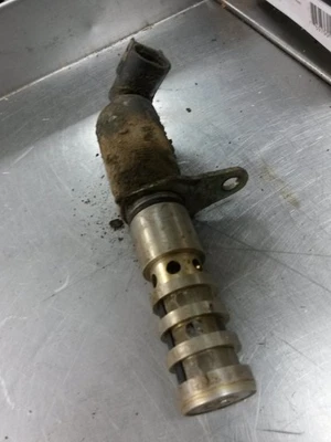 Variable Valve Timing Solenoid For 03-04 Chevrolet Trailblazer  4.2 - Image 1 of 4