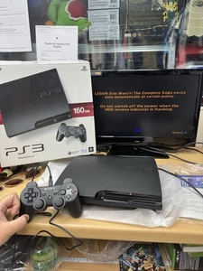 Sony PlayStation 3 Slim 160GB Console CECH-3003A in scatola con cavi controller - Foto 1 di 20
