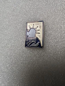 Crown Club Lapel Pin Statue Of Liberty NY - Picture 1 of 2