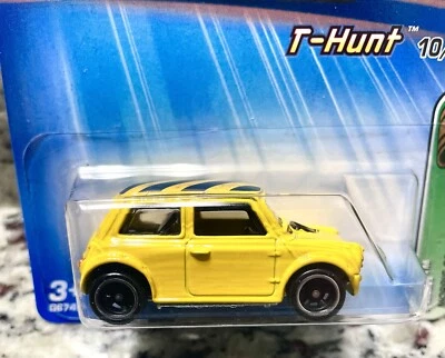 2005 Hot Wheels “Variation” Treasure Hunt Morris Cooper No Chrome On Wheel Wells - Image 1 of 4